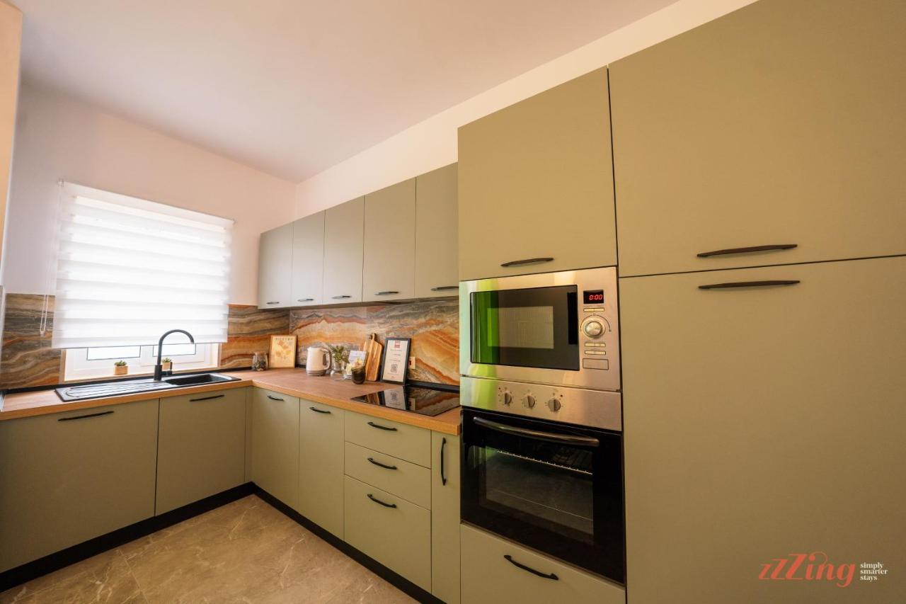 Seashore Stays - Stunning Apartments Right By The Sea St. Paul's Bay Exterior photo