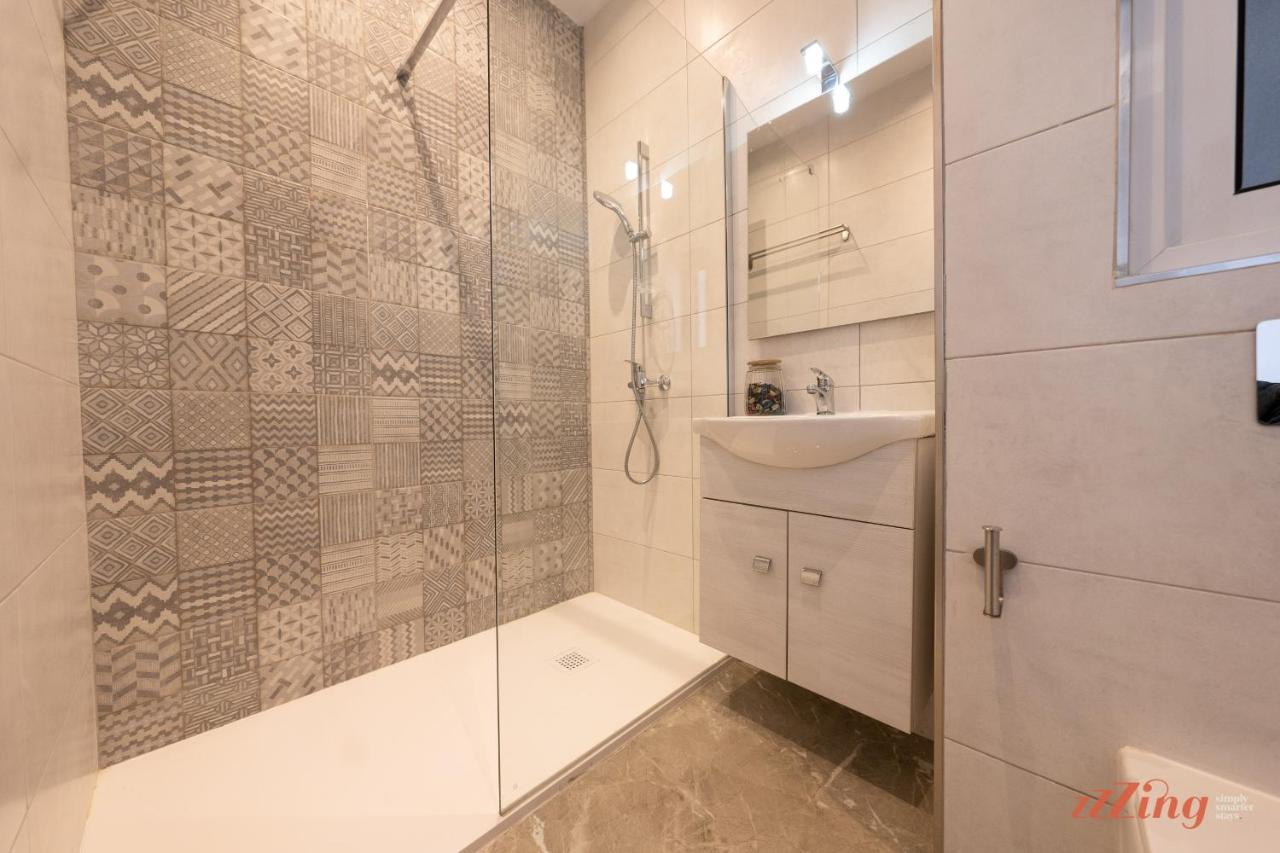 Seashore Stays - Stunning Apartments Right By The Sea St. Paul's Bay Exterior photo