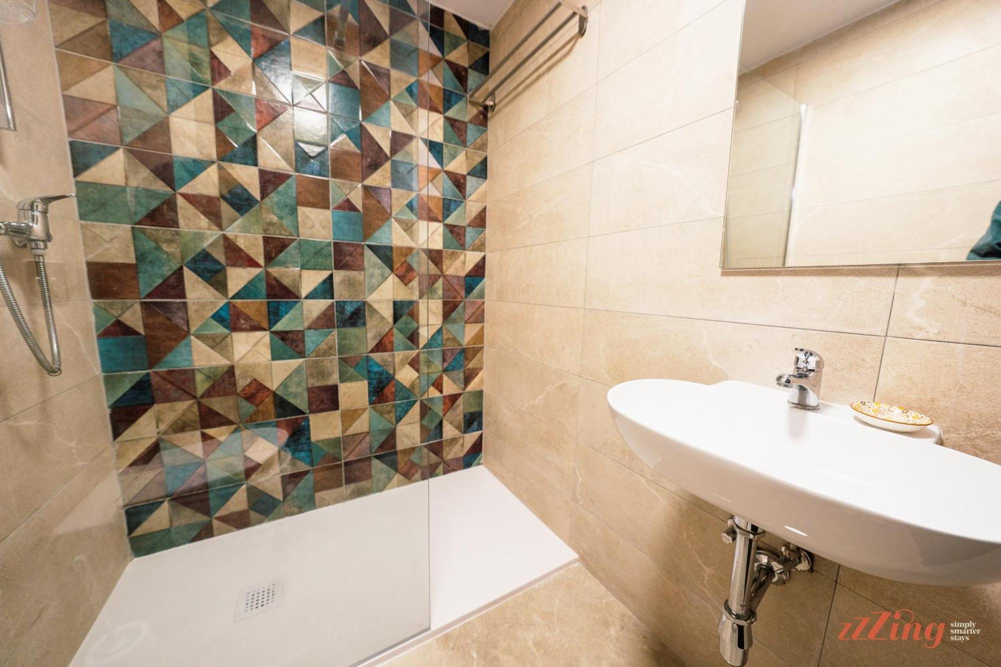 Seashore Stays - Stunning Apartments Right By The Sea St. Paul's Bay Room photo